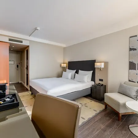 Hotel Mercure Oldenburger Allee 4*